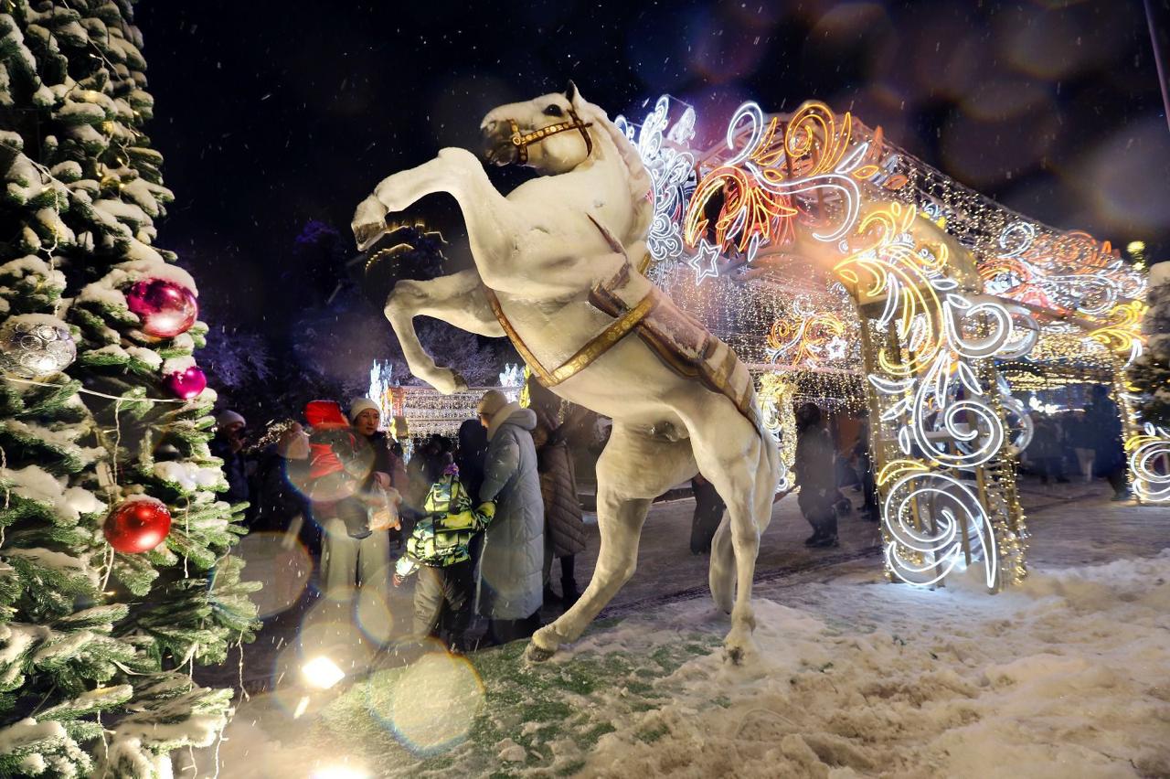 13 новых новогодних локаций появились в разных районах Алматы