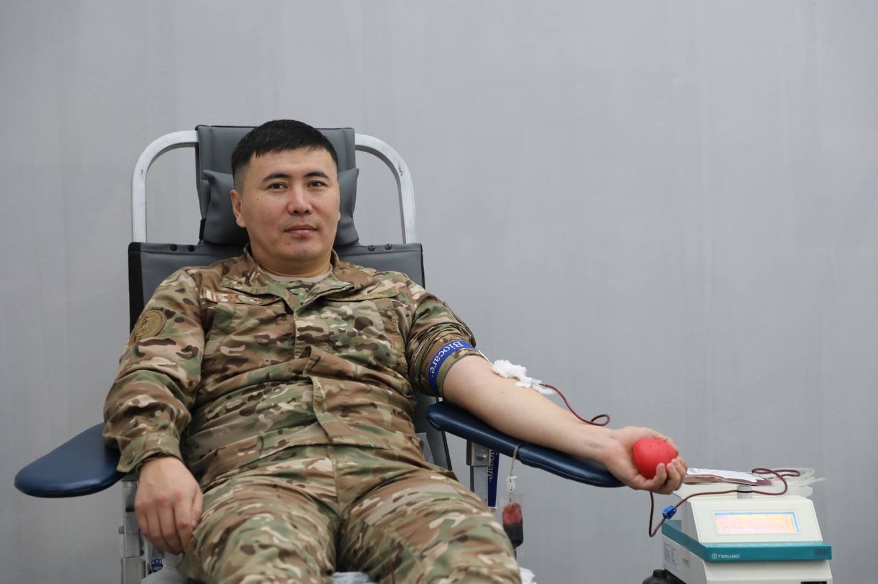 Қарағандылық құтқарушылар қан тапсыруға белсене қатысты