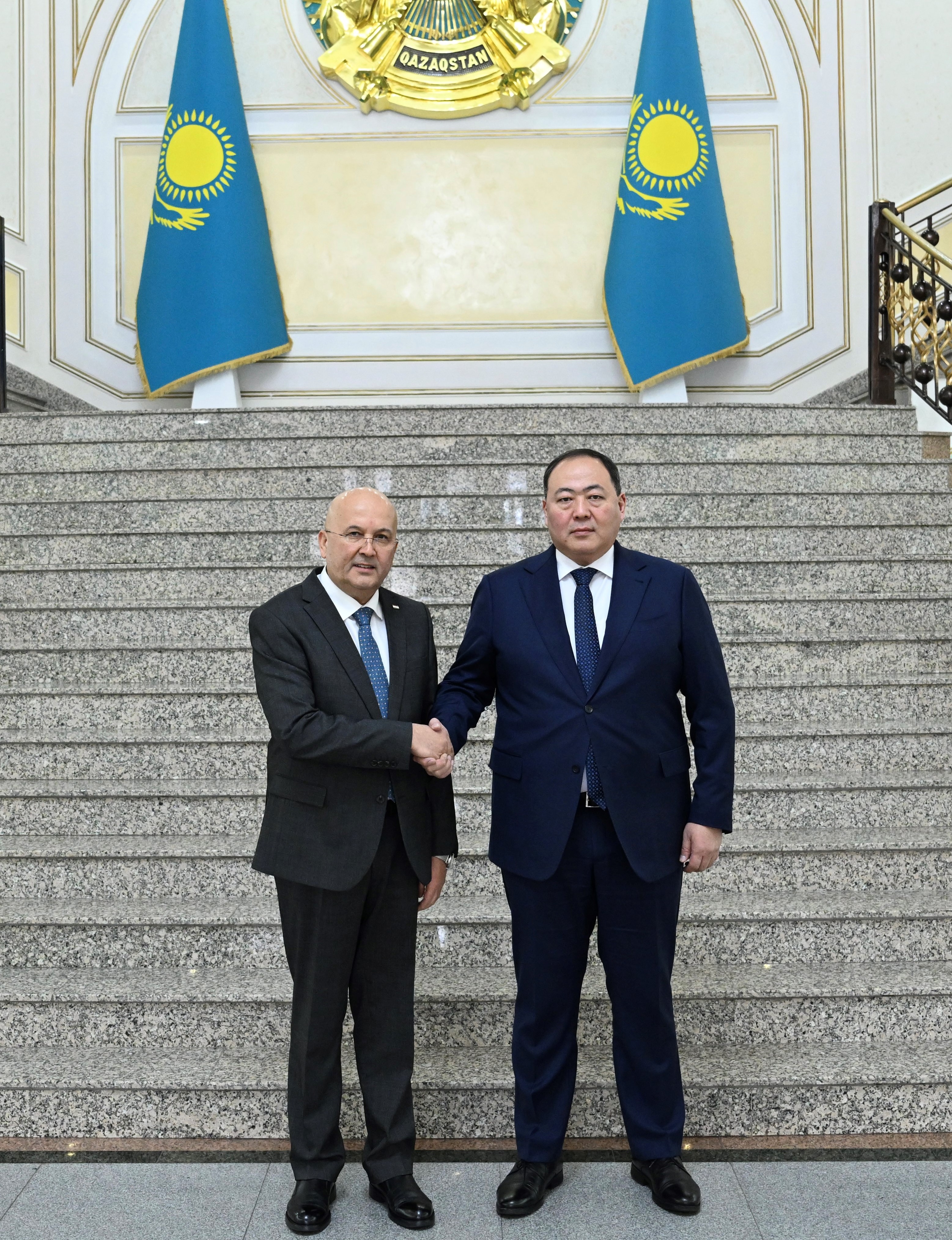 В МИД Казахстана состоялась встреча с Послом Таджикистана