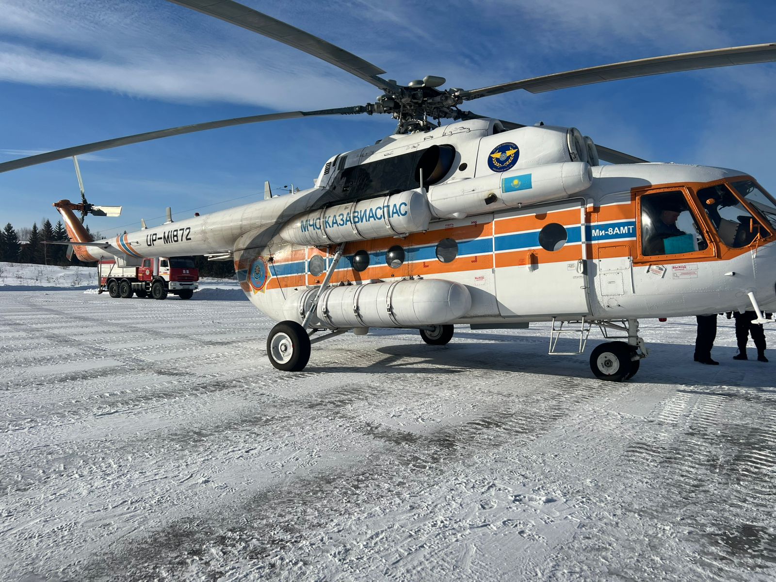 Ребенка экстренно доставили в медучреждение вертолетом МЧС