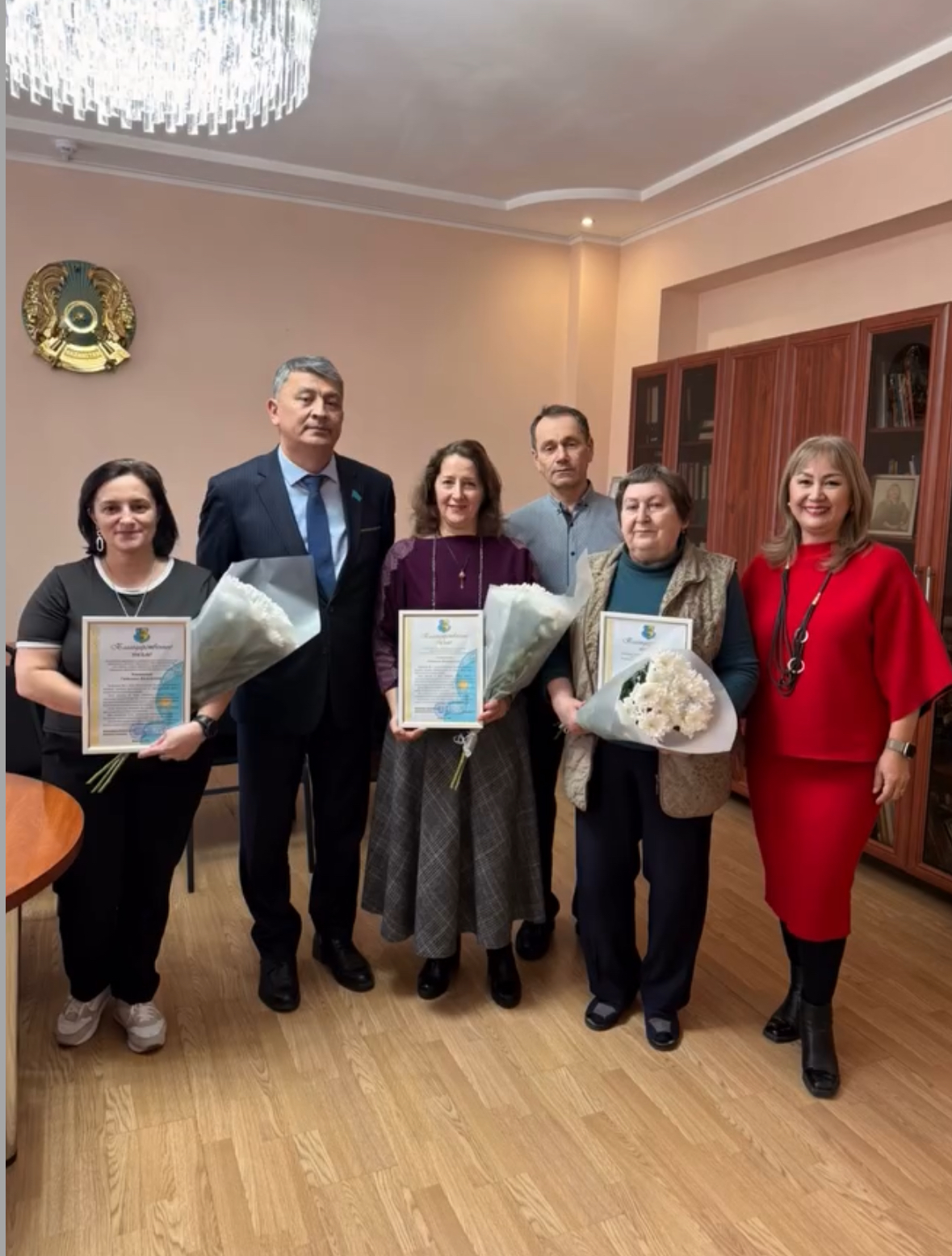 ҚР Тәуелсіздік күніне орай білім беру саласы қызметкерлері марапатталды