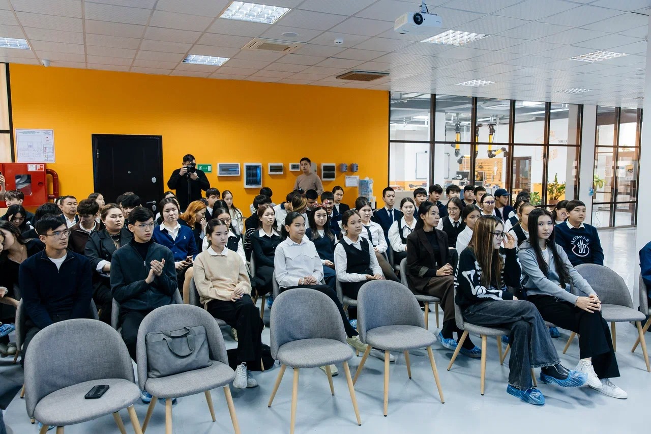 В Атырауской области в рамках акции «Таза Қазақстан» прошла встреча с молодёжью