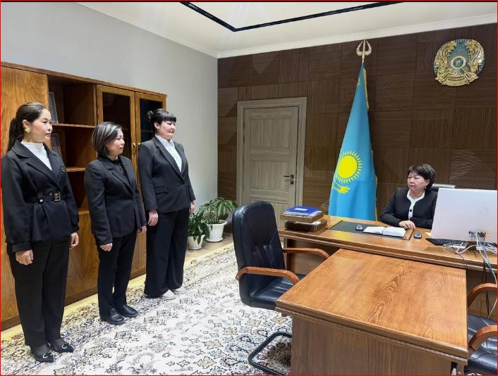 Проведен прием сотрудников впервые принятых на административную государственную службу и вновь поступивших после прекращения