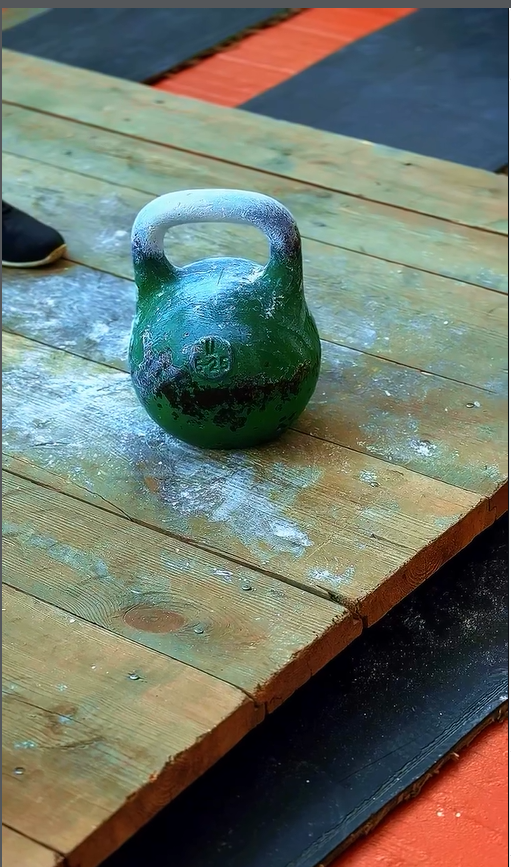 В Семее прошло открытое первенство области Абай по гиревому спорту