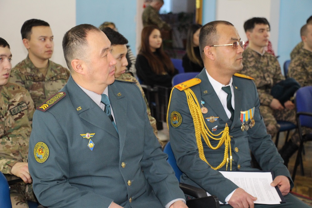 «Алаштың айбыны: Бауыржан Момышулы – Герой, Воин, Писатель»