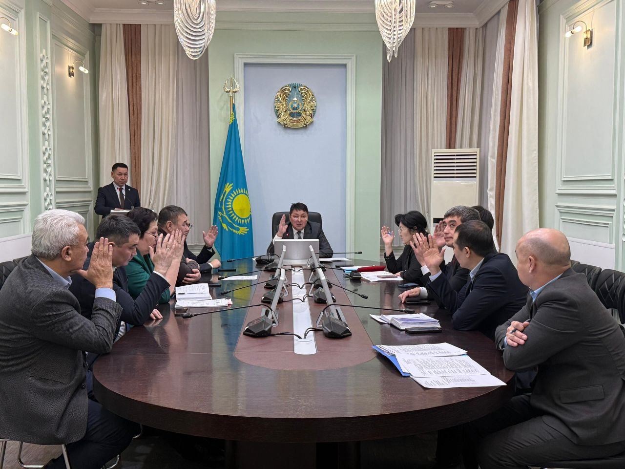 Арнайы комиссияның отырысы туралы