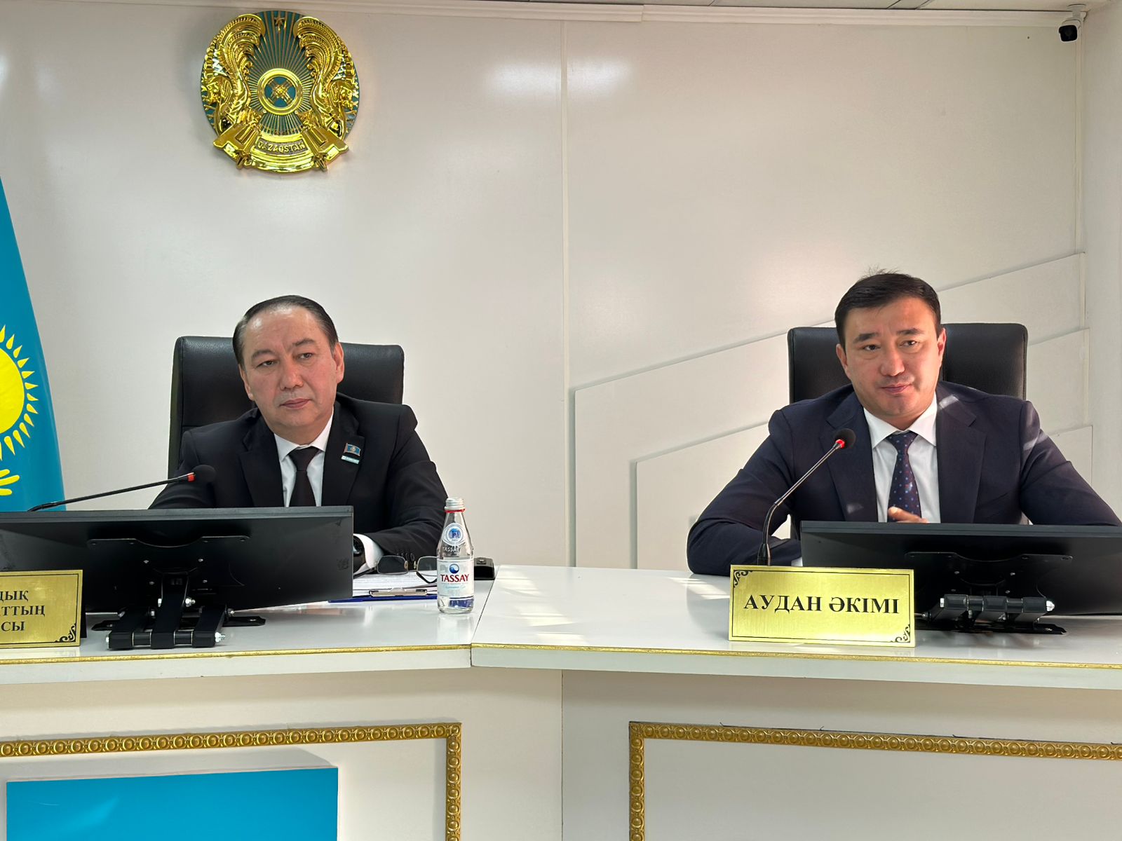 Сайрам аудандық мәслихатының кезектен тыс отыз бесінші сессиясы аудандық мәслихат төрағасы Ш. Халмурадовтың төрағалығымен және аудан әкімінің қатысуымен өтті.