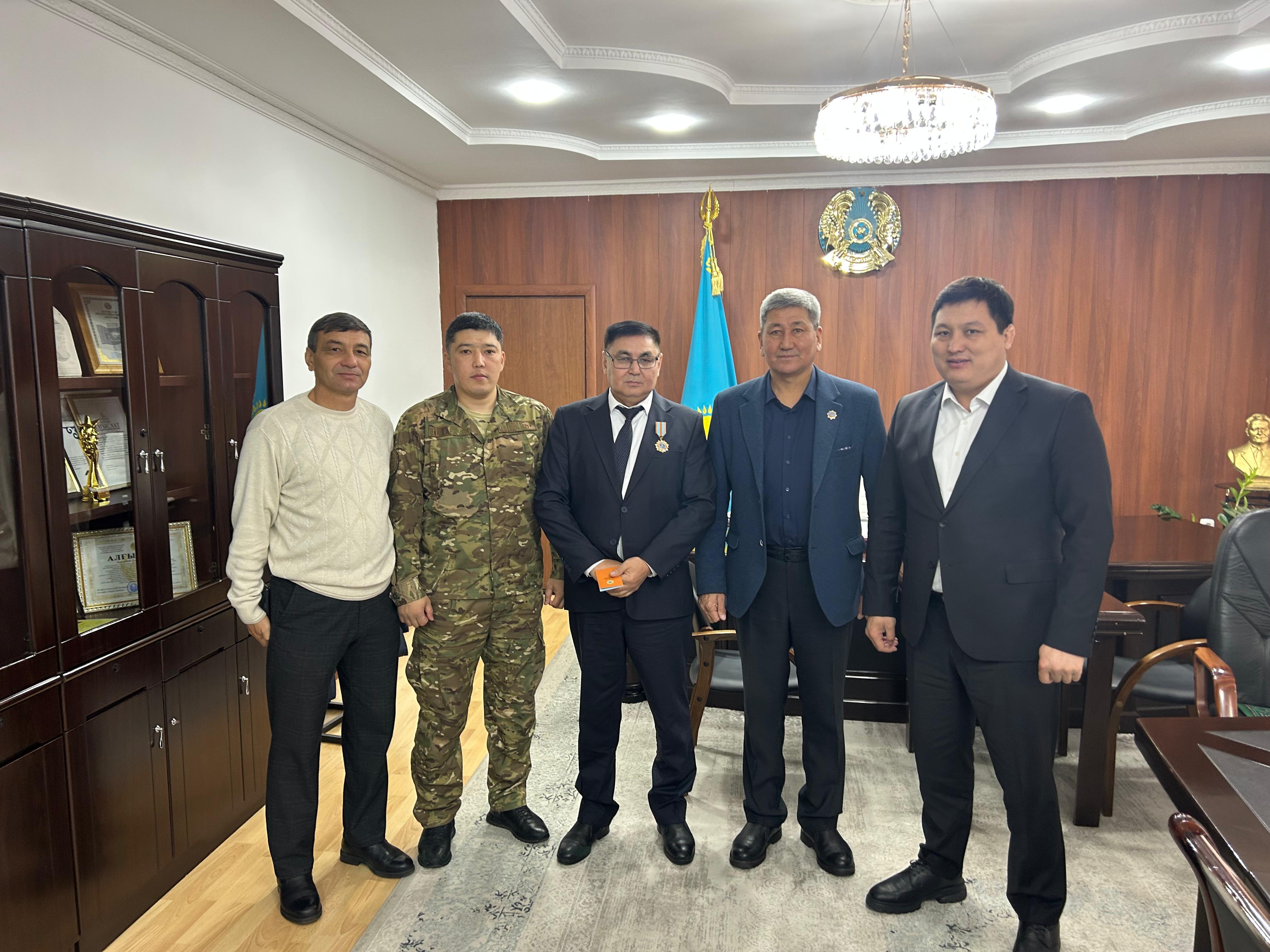 В Каратальском районе чествовали ветеранов и вручили медаль «Құрметті ардагер»
