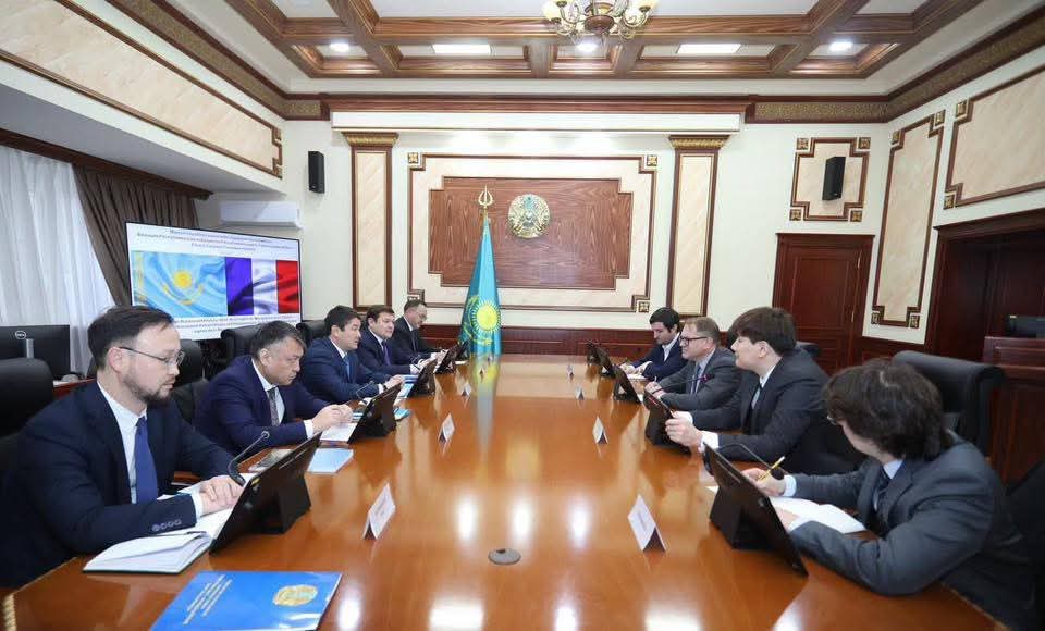 Маңғыстау облысының әкімі Францияның Қазақстандағы Төтенше және Өкілетті Елшісін қабылдады