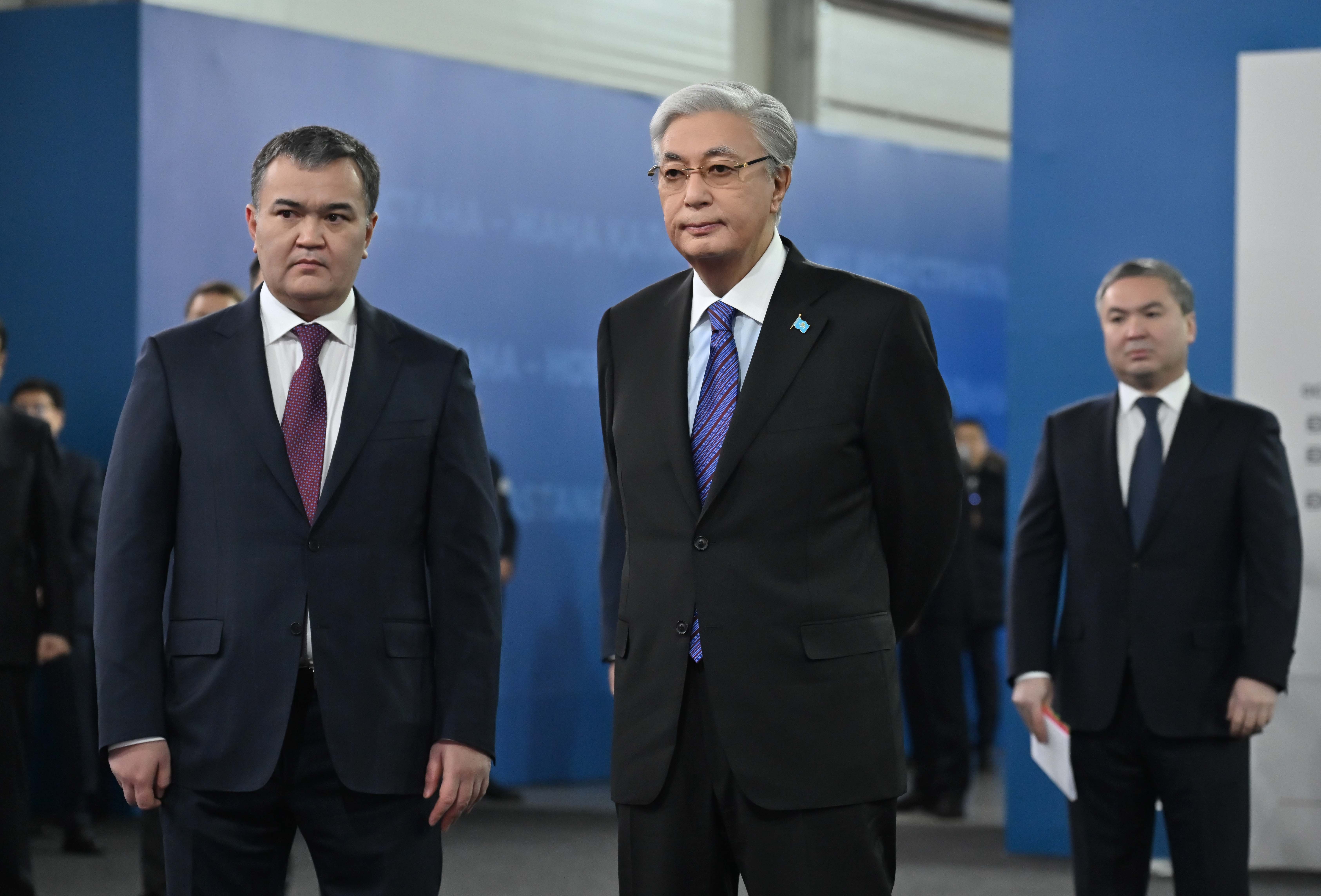 Мемлекет басшысы өңдеу өнеркәсібі кәсіпорындарының көрмесін аралап көрді