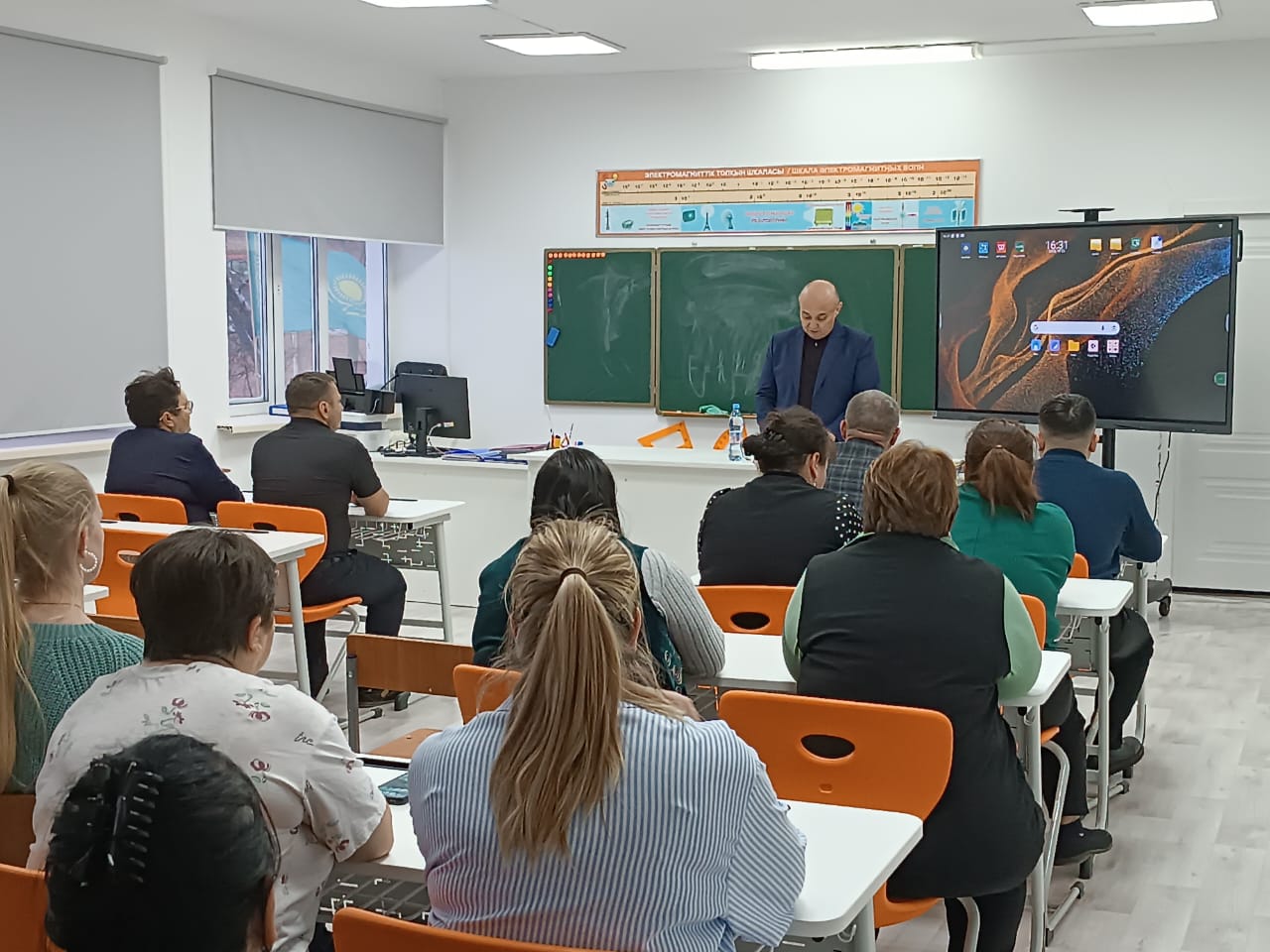 Денисов ауданының әкімі Р.Ж.Катпаевтың Приречен ауылдық округінің тұрғындарымен есептік кездесуі