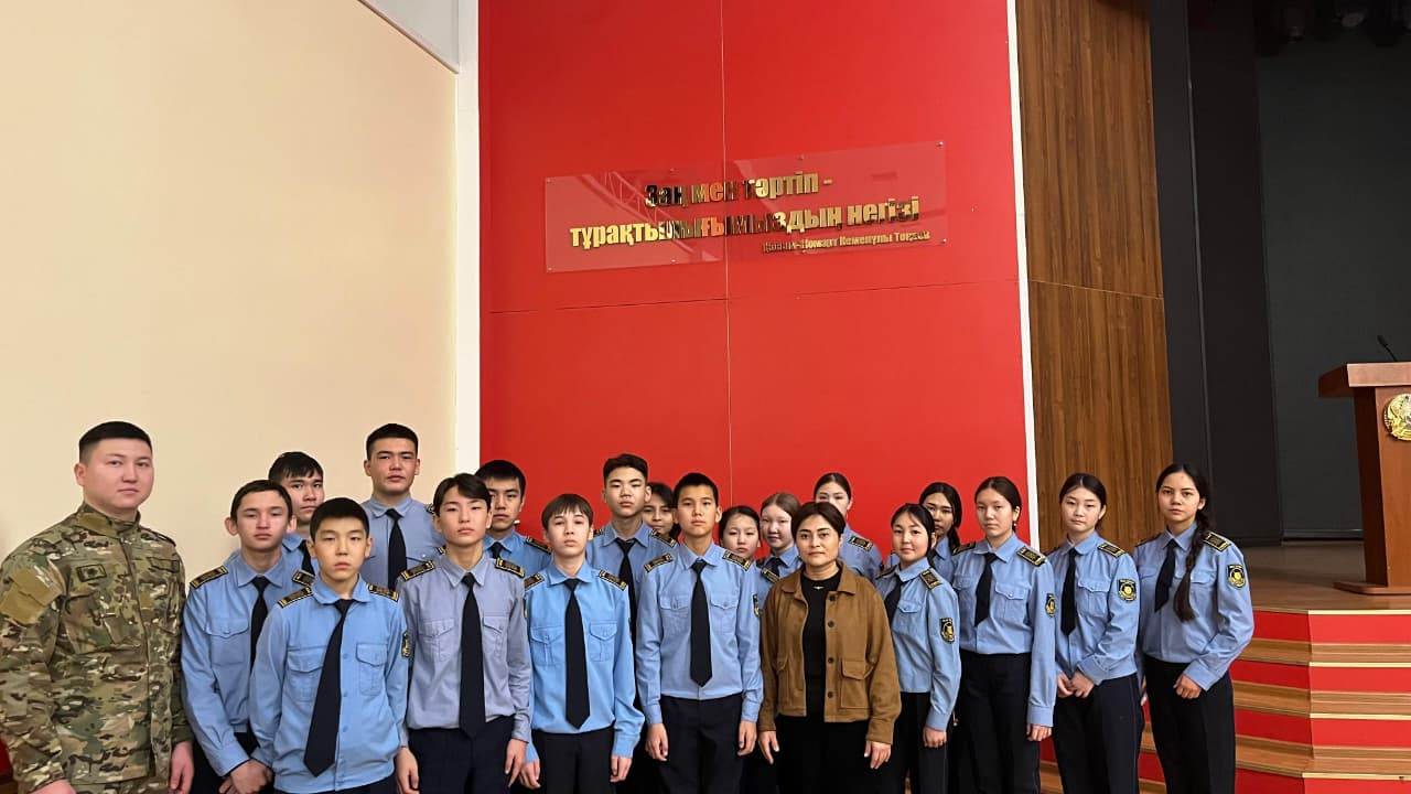 Полиция қызметкерлерін қалай даярлайды: нұралық оқушылар Қарағандыдағы ІІМ академиясында болды