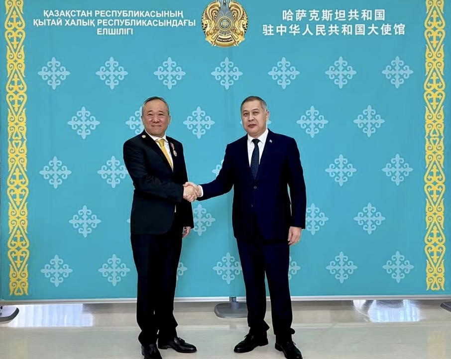 Казахстан отметил вклад ректора Пекинского университета языка и культуры орденом «Достық» II степени