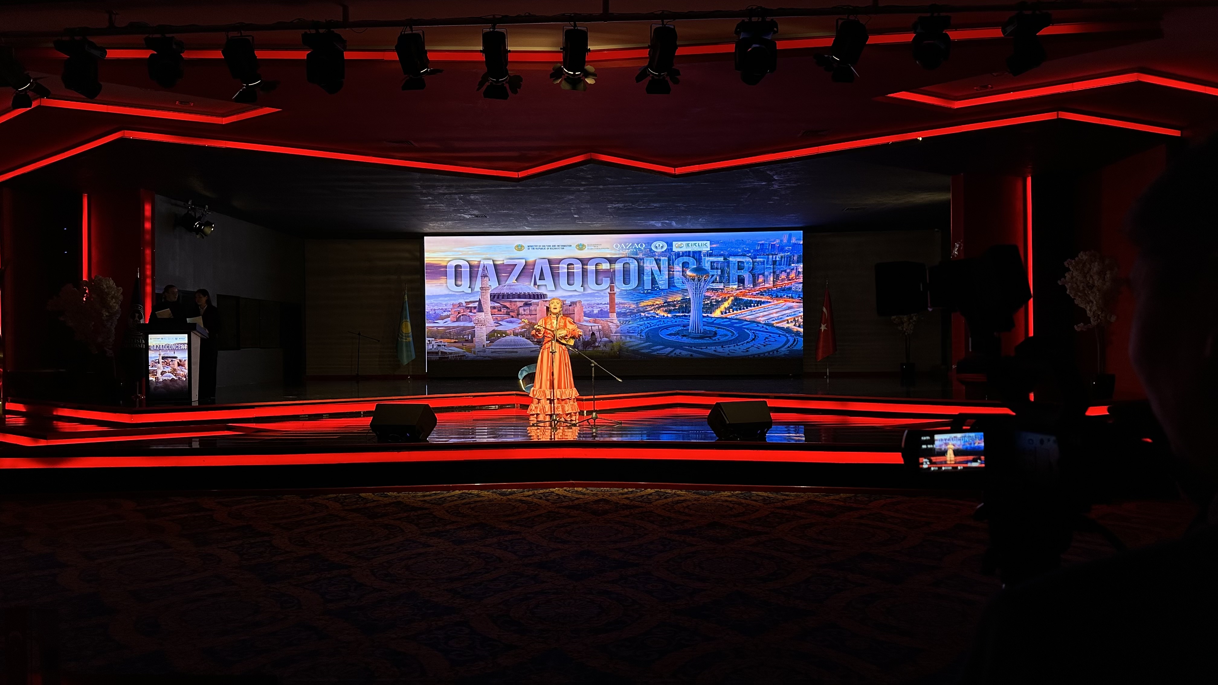 İstanbul’da Kazak Müziği Gecesi Düzenlendi