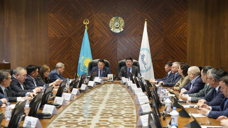 Состоялась внеочередная сессия маслихата области Абай