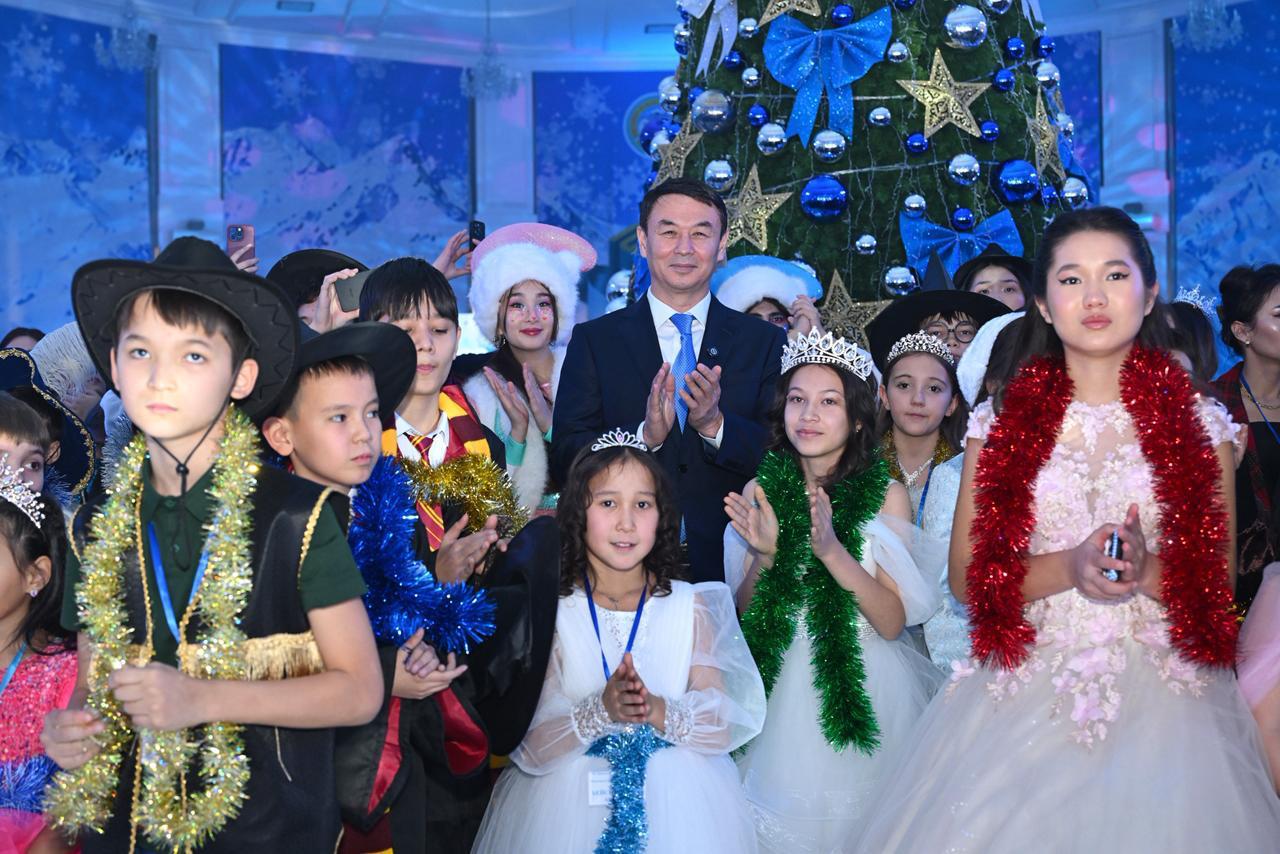 В Алматы состоялась Президентская новогодняя елка