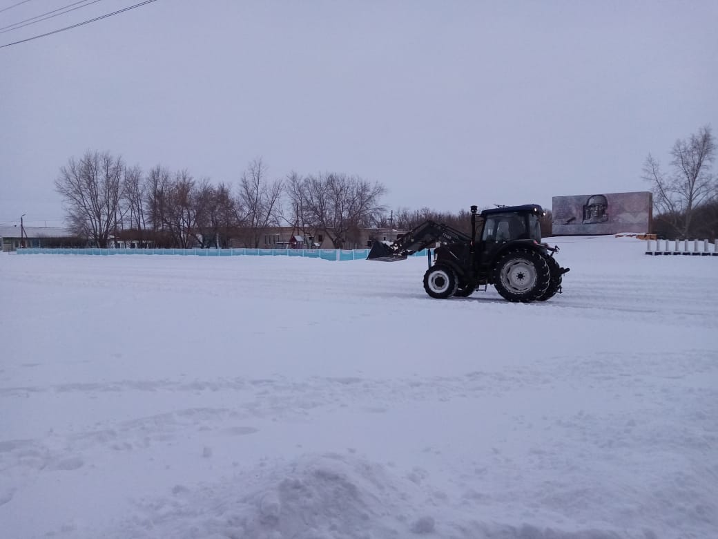 Орталық алаңдағы қарды тазалау