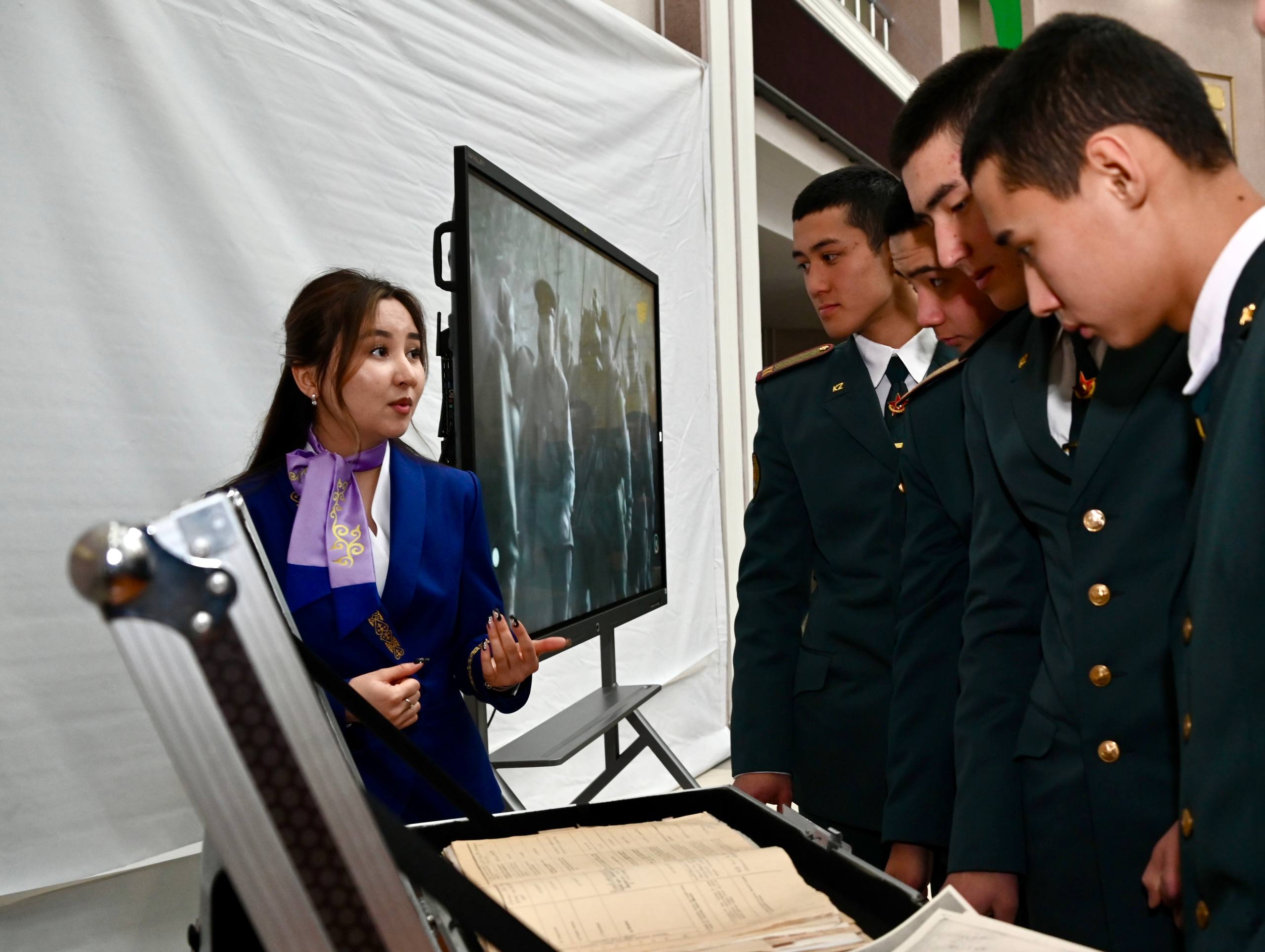 Әскери колледждің кадеттері әдеби кеште аңызға айналған қолбасшының өмірі мен әскери жолы туралы әңгімеледі