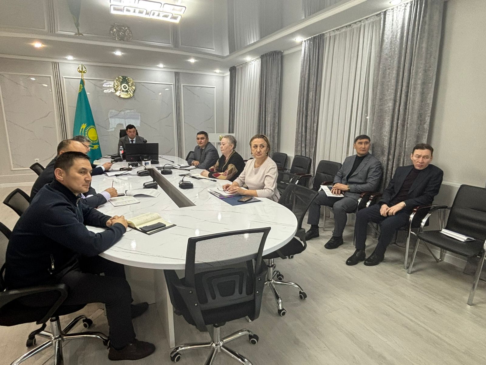 10 декабря 2025 года заместитель акима района Аманжолов Е.К. принял участие в областном селекторном совещании под председательством Первого заместителя акима области Дузелбаева К.М. в режиме ВКС.