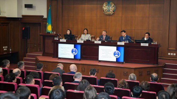 ҚР ӘДІЛЕТ МИНИСТРІ ЕРЛАН СӘРСЕМБАЕВТЫҢ ТӨРАҒАЛЫҒЫМЕН ӘДІЛЕТ МИНИСТРЛІГІНІҢ КЕҢЕЙТІЛГЕН АЛҚА ОТЫРЫСЫ ӨТТІ