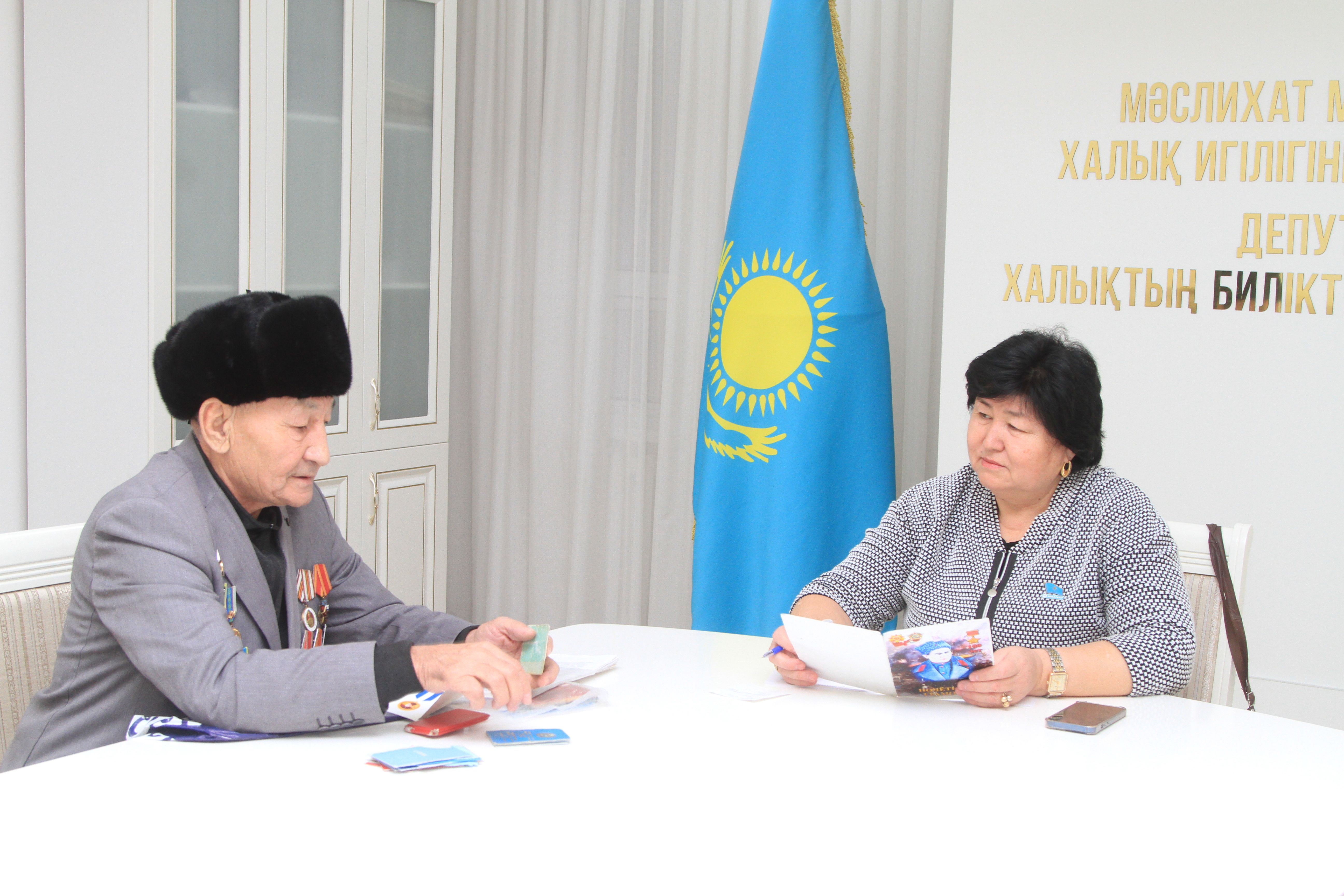 Депутаты приняли жителей