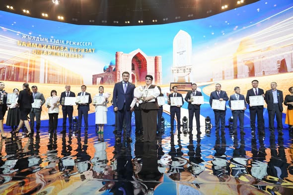 ТЕМІРЛАН ТЕАТРЫНЫҢ ЖЕТЕКШІСІ ТҮРКІСТАН ОБЛЫСЫНДАҒЫ ЖЫЛДЫҢ ҮЗДІК РЕЖИССЕРІ АТАНДЫ