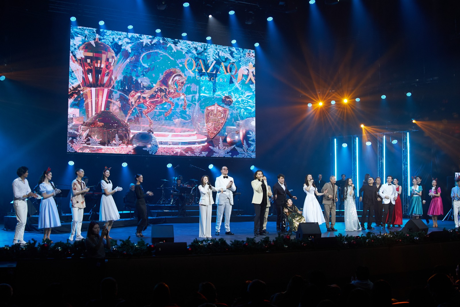 Новогодний концерт «NEW YEAR with QAZAQCONCERT» объединил звезд казахстанской сцены