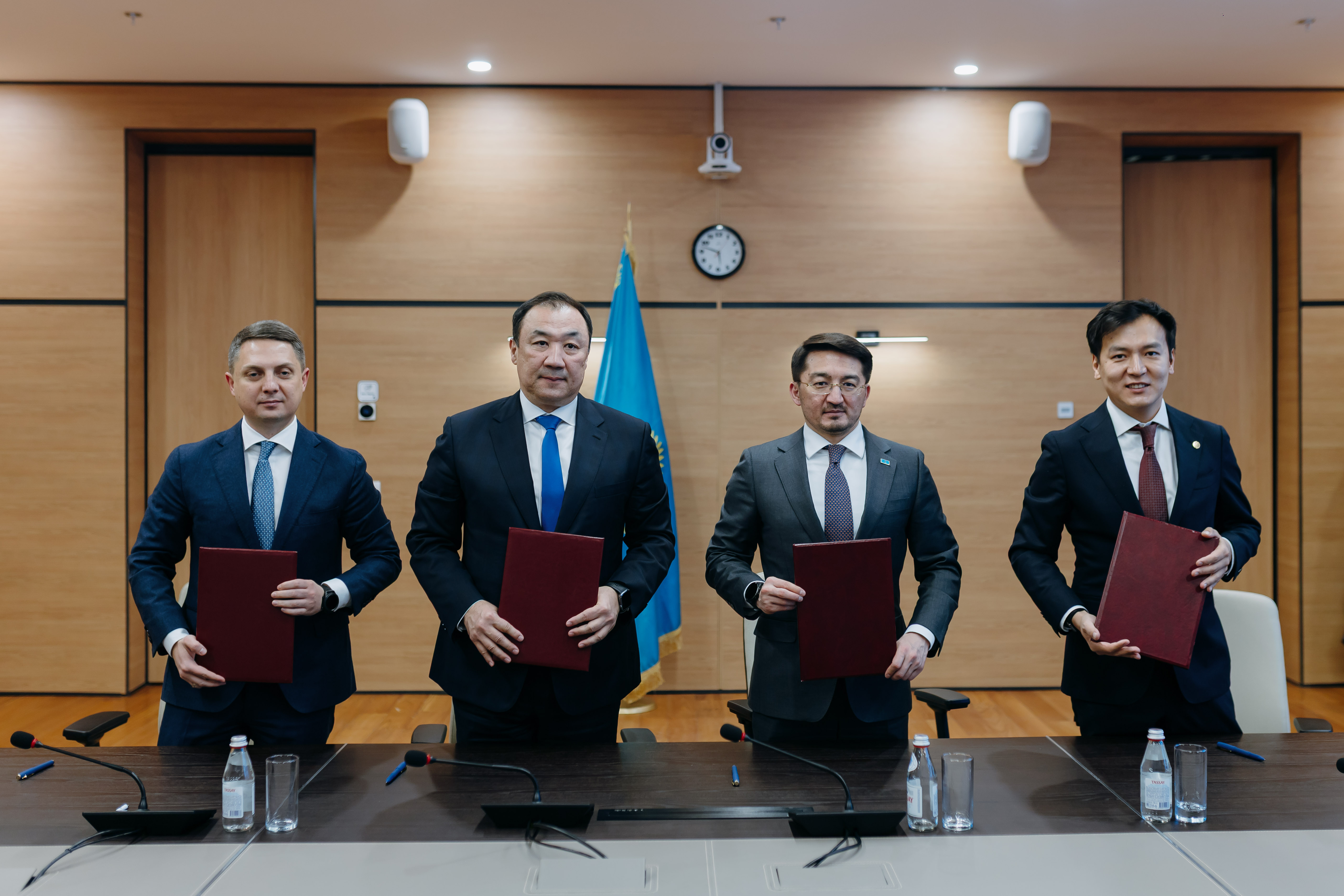 Астана болашаққа қадам жасайды: жүргізушісіз такси жобасын іске қосу туралы меморандумға қол қойылды