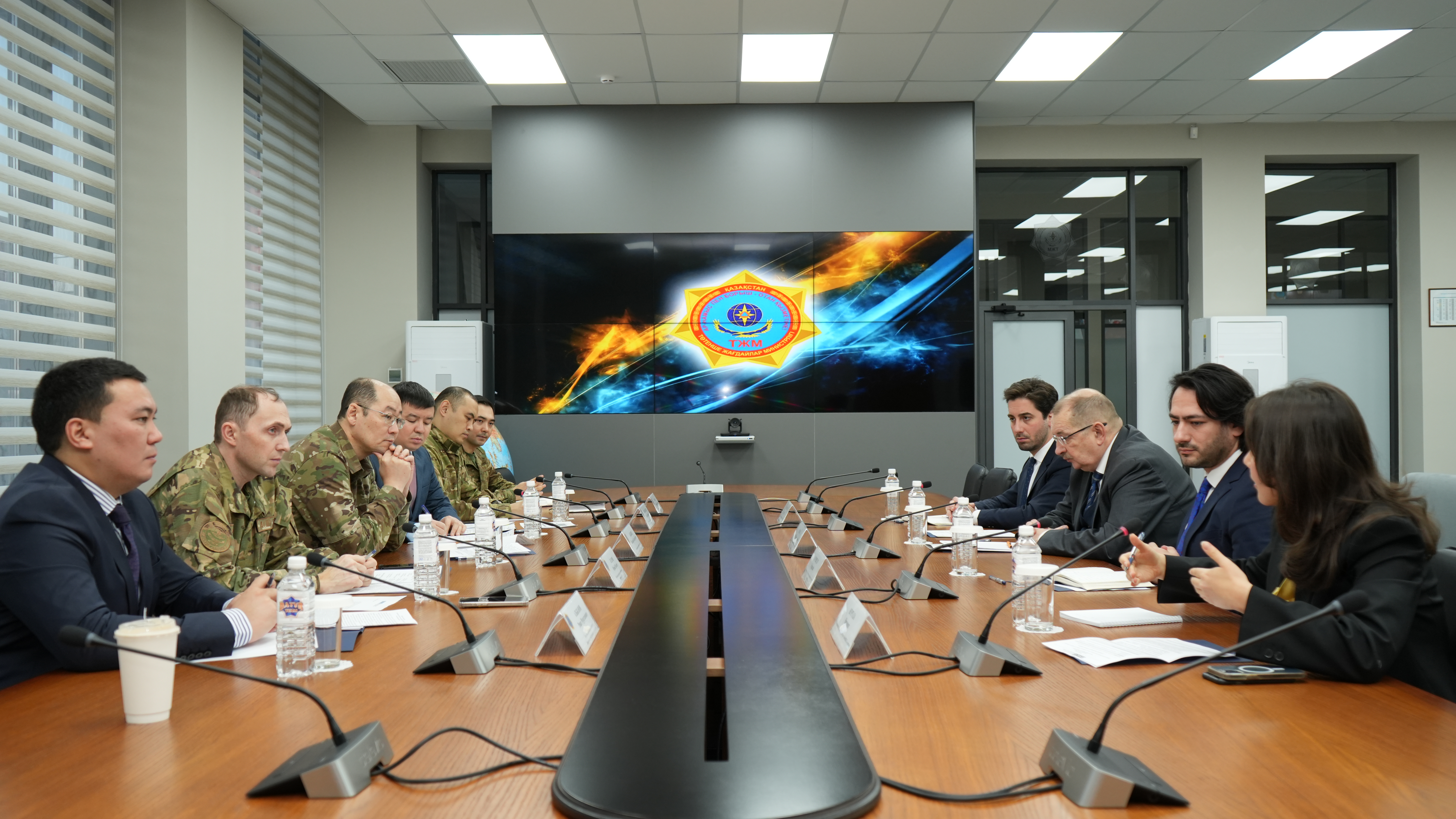 Астанада ҚР Төтенше жағдайлар вице-министрі ЕҚЫҰ бағдарламалар кеңсесінің басшысымен кездесті