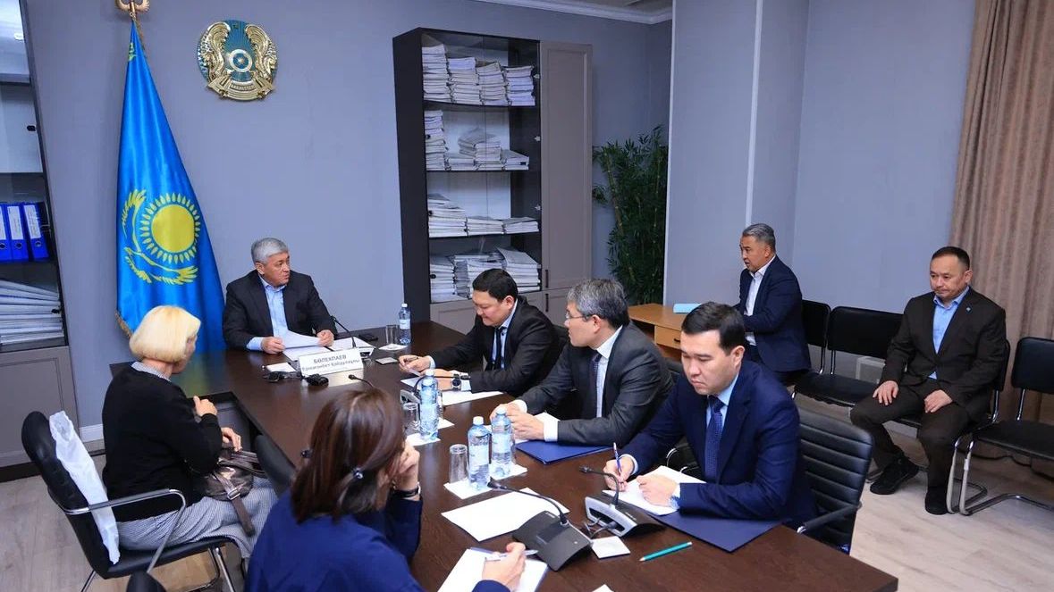 Ермағанбет Бөлекпаев азаматтарды жеке мәселелері бойынша қабылдады