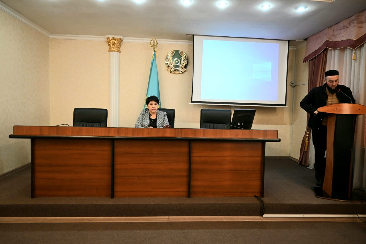 Заместитель акима Сандыктауского района провела заседание Совета по делам молодежи