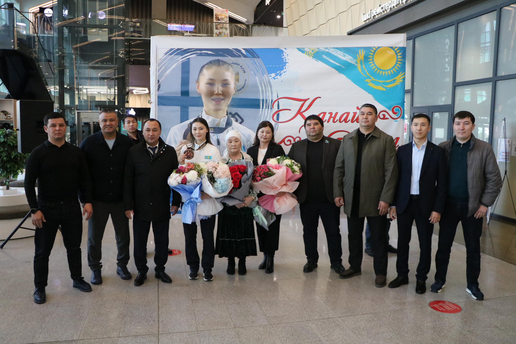 ТҮРКІСТАНДЫҚТАР ӘЛЕМ ЧЕМПИОНАТЫНЫҢ ҚОЛА ЖҮЛДЕГЕРІН ҚОШЕМЕТПЕН ҚАРСЫ АЛДЫ