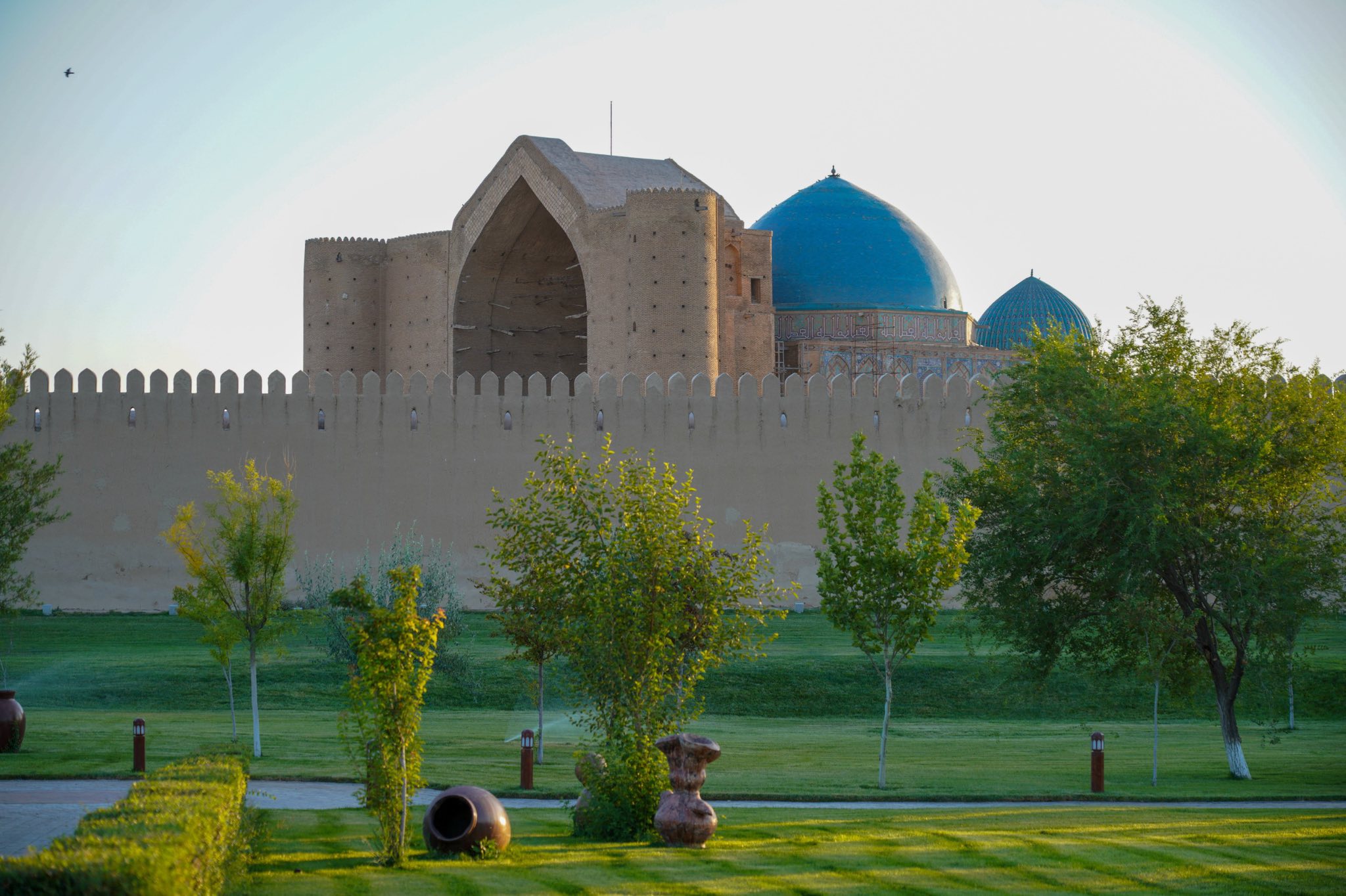 ТҮРКІСТАН: ТАРИХИ-МӘДЕНИ ОРЫНДАРДЫҢ ИНФРАҚҰРЫЛЫМЫН ЖАҚСАРТУ МӘСЕЛЕСІ ҚАРАЛДЫ