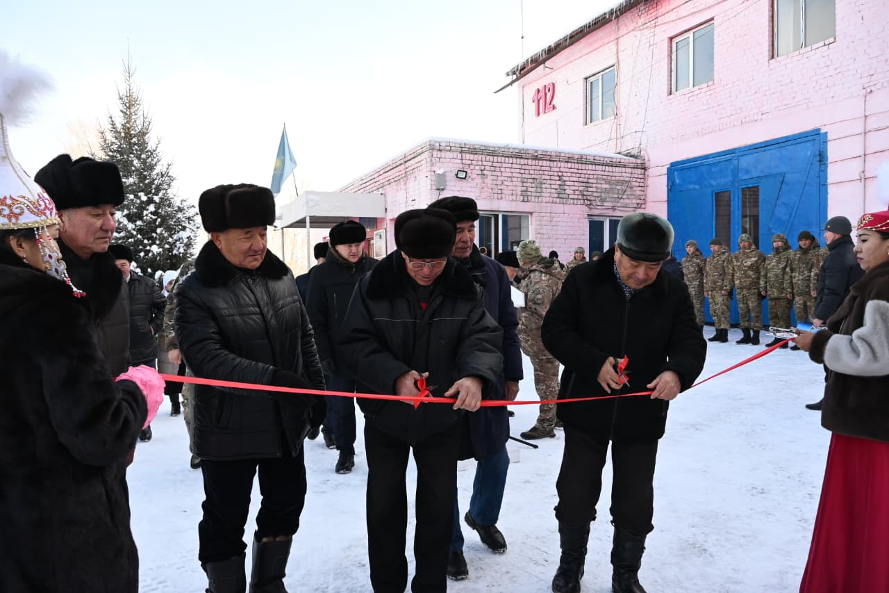 В селе Аксуат районный отдел по чрезвычайным ситуациям пополнился новой пожарной техникой