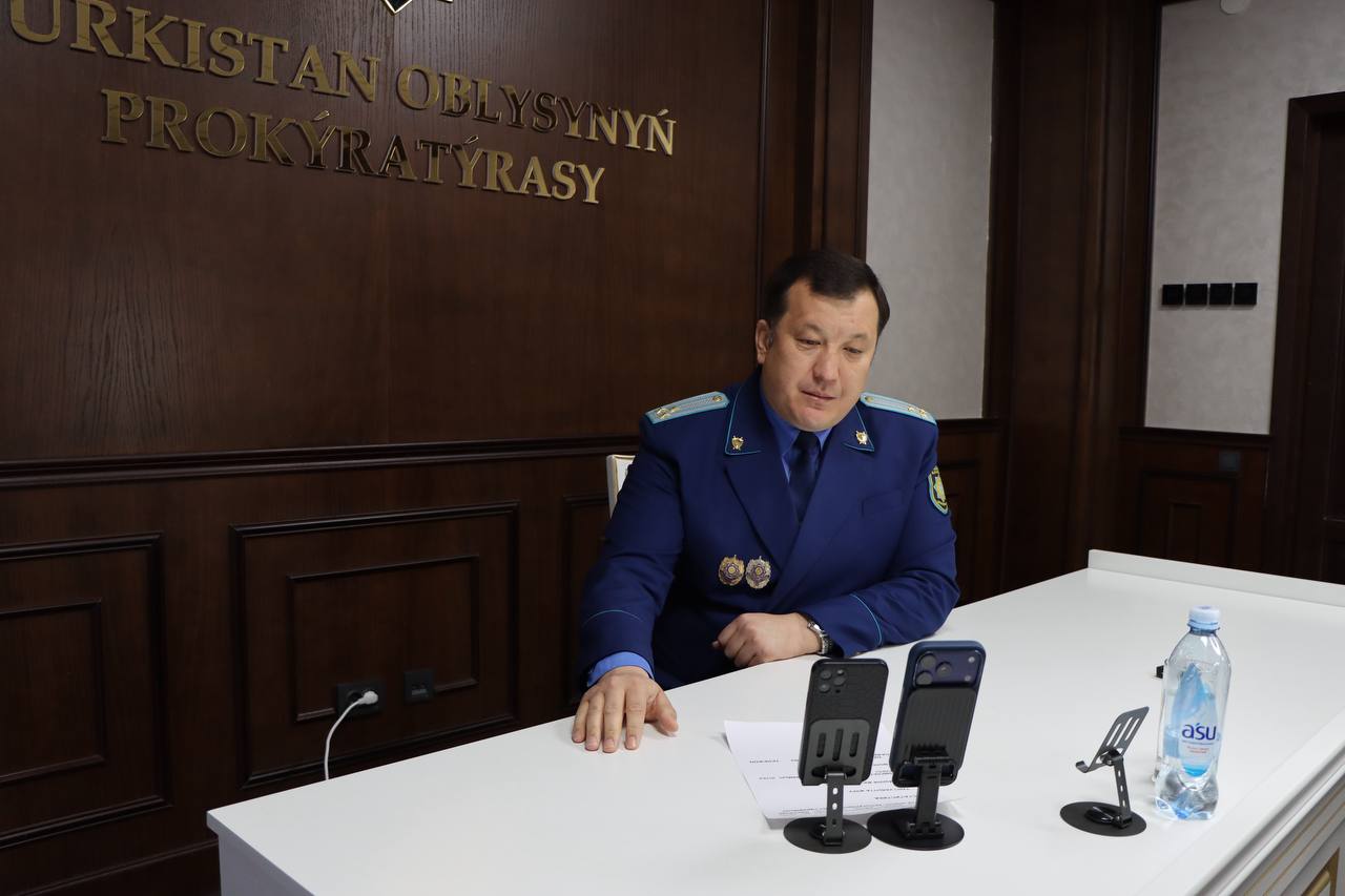 В Туркестане прокуроры и психологи в онлайн-формате ответили на актуальные вопросы детей