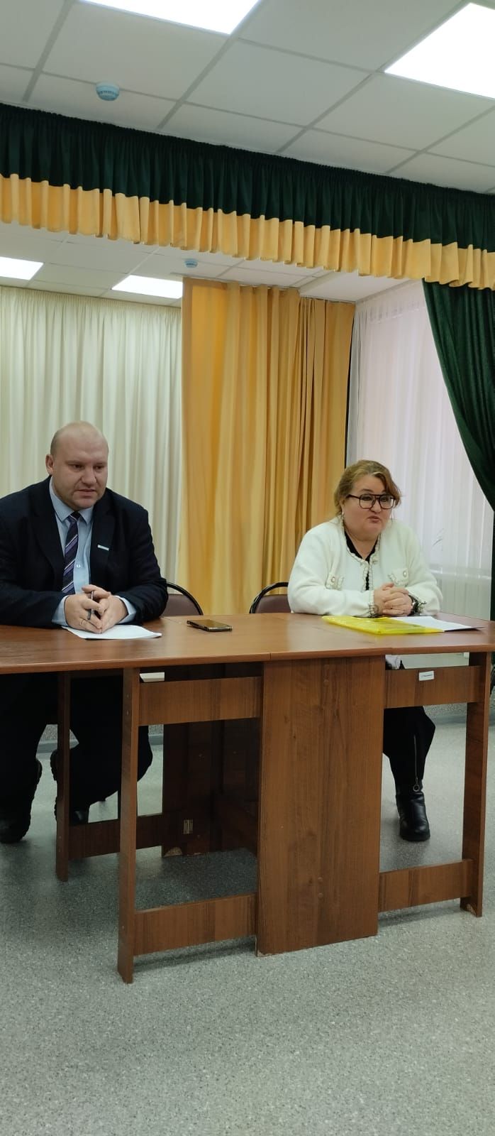 Встреча акима Дубровинского сельского округа Титова П.Е с жителями села на тему: "Стратегические ориентиры развития сельских территорий" по итогам диалог-платформы сельских акимов.