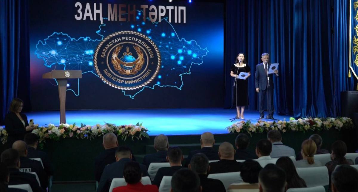 Порядка 700 образцовых водителей наградили в Казахстане