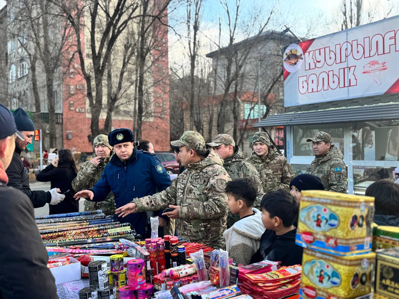 В Жамбылской области продолжаются рейды по контролю за пиротехникой