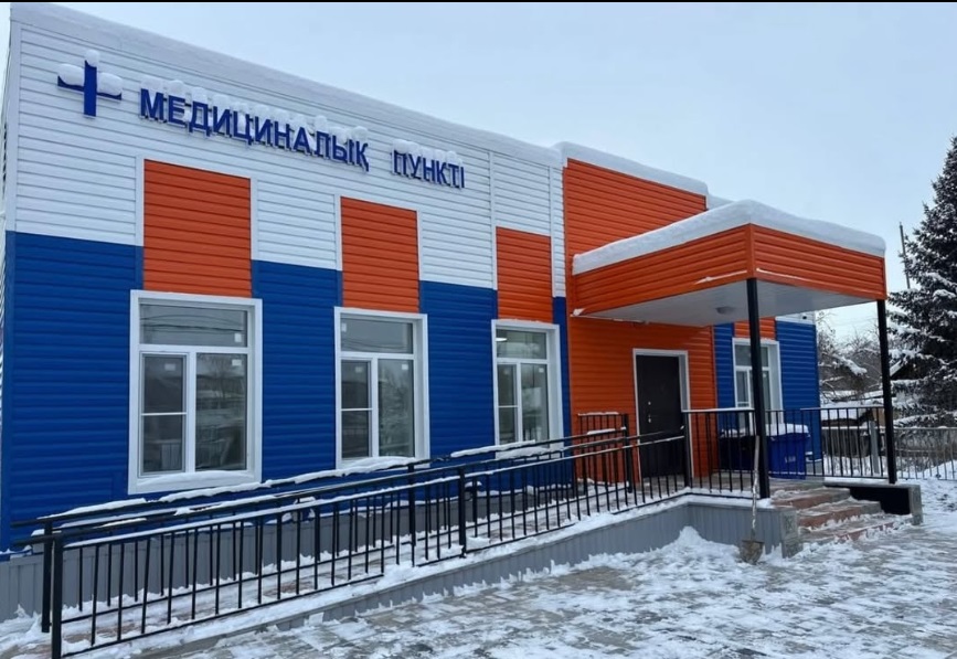 В селе Миролюбовка Самарского района завершается строительство ФАПа. А в селе Жумба достраивают спортивный модуль