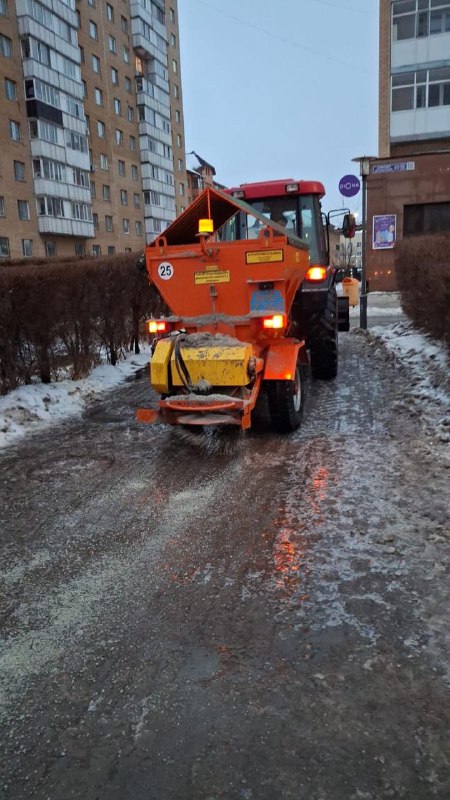 В работе по уборке улиц Астаны задействовано более 1,4 тысячи единиц коммунальной техники