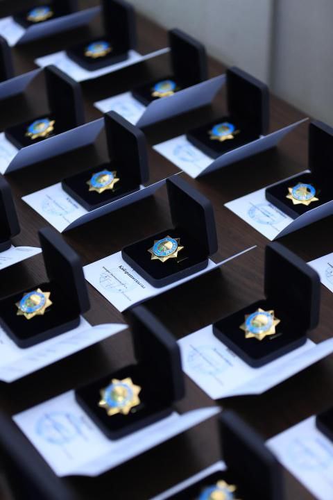 Награждены ведомственным нагрудным знаком «Құрметті жолшы»