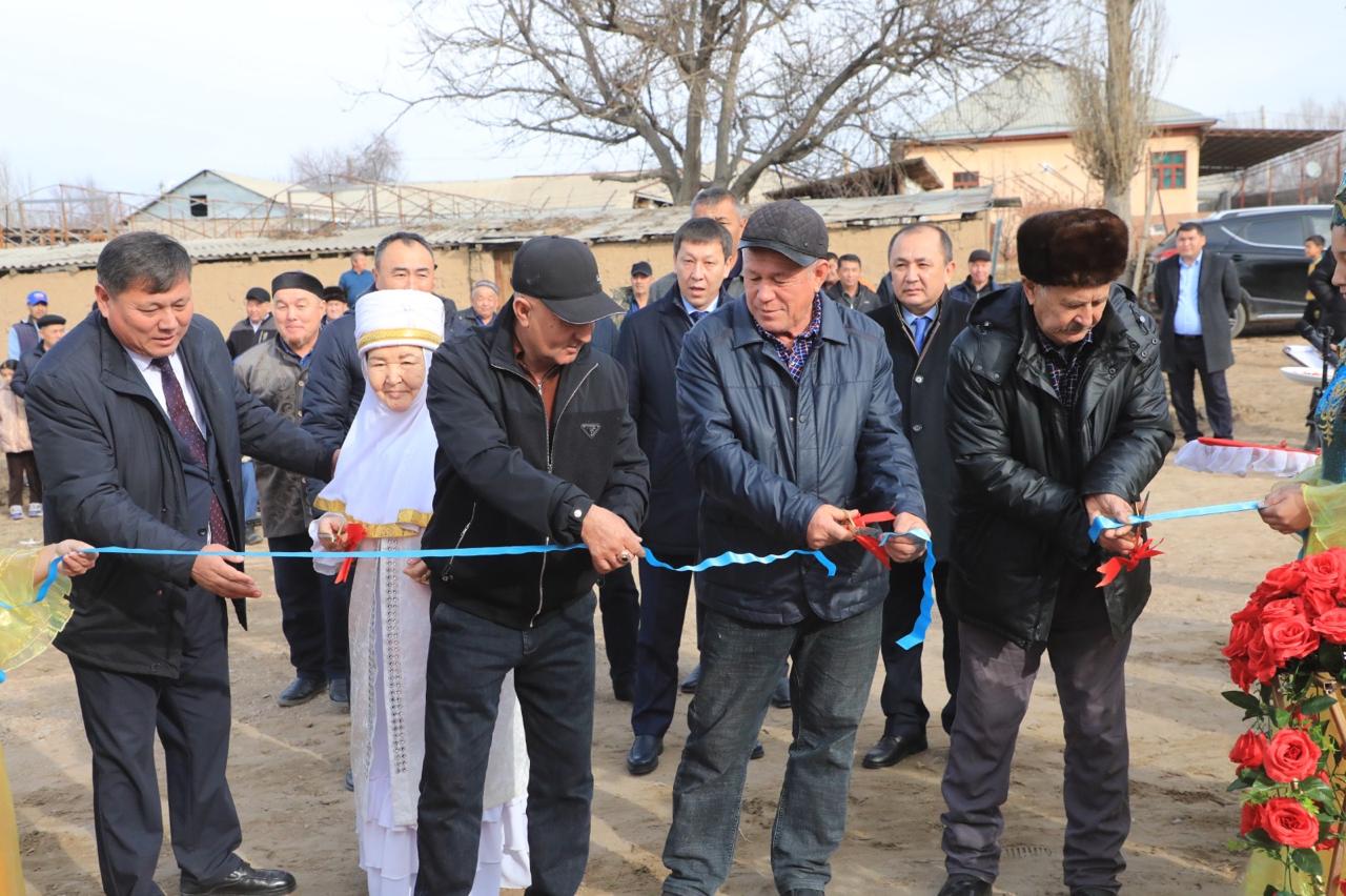 САРЫАГАШ: В НАСЕЛЁННОМ ПУНКТЕ КАРАБАУ ВВЕДЕНЫ В ЭКСПЛУАТАЦИЮ ПЛОЩАДКИ ДЛЯ МИНИ-ФУТБОЛА И WORKOUT