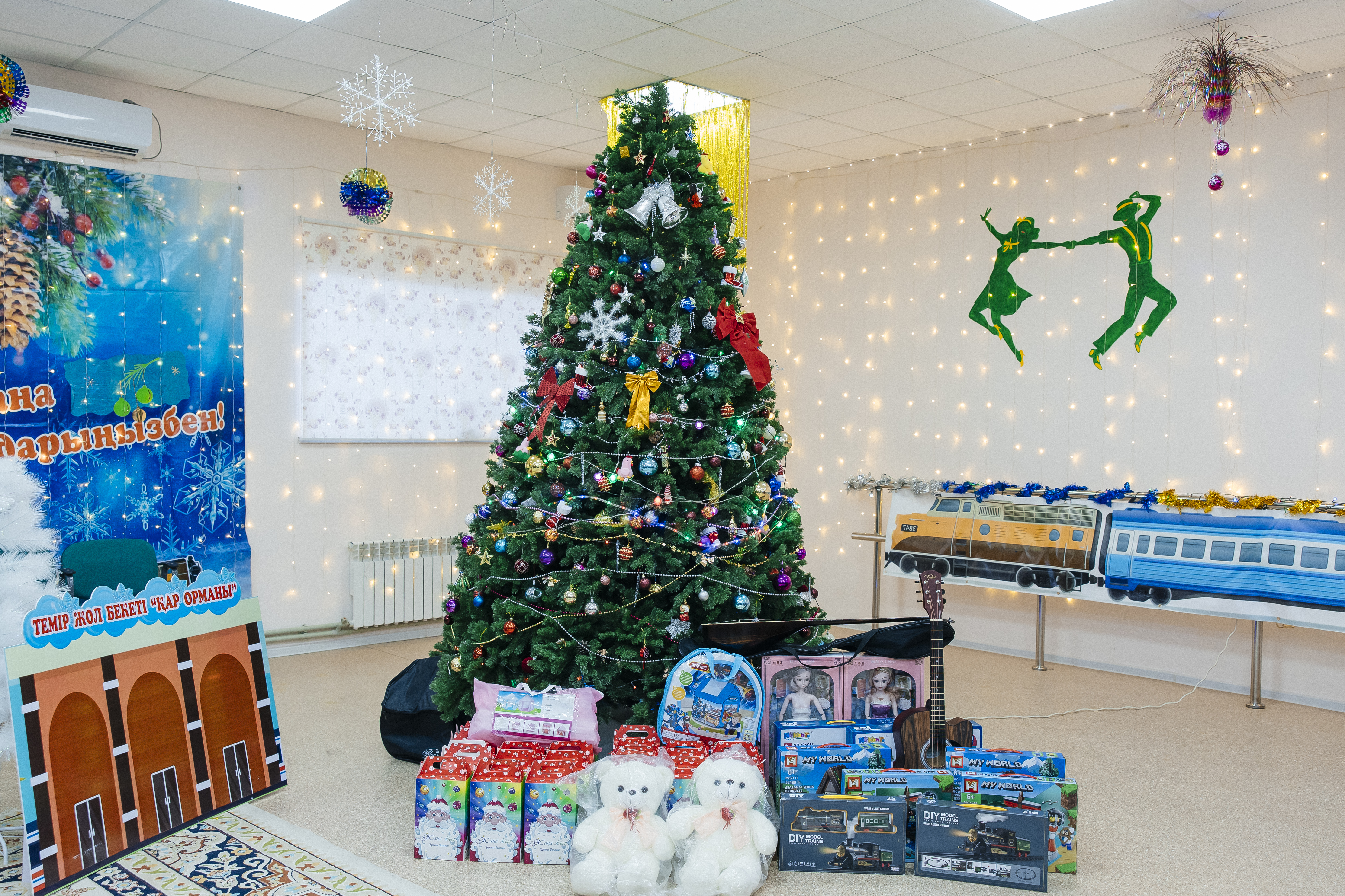 Серик Шапкенов поздравил детей с наступающим Новым годом