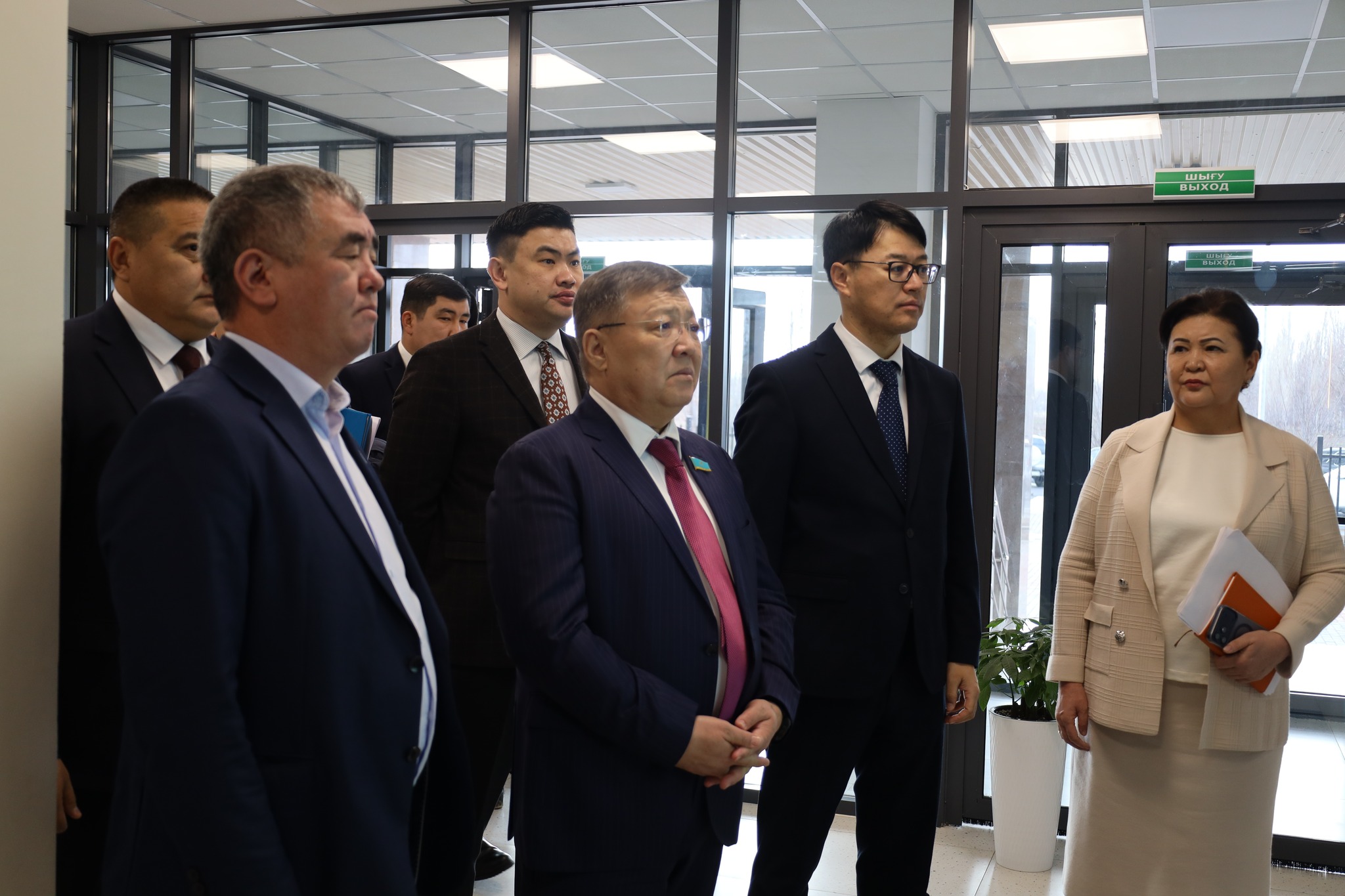 МӘЖІЛІС ДЕПУТАТЫ ТӨЛЕБИ АУДАНЫНДАҒЫ ӘЛЕУМЕТТІК НЫСАНДАРДЫҢ ҚҰРЫЛЫСЫМЕН ТАНЫСТЫ