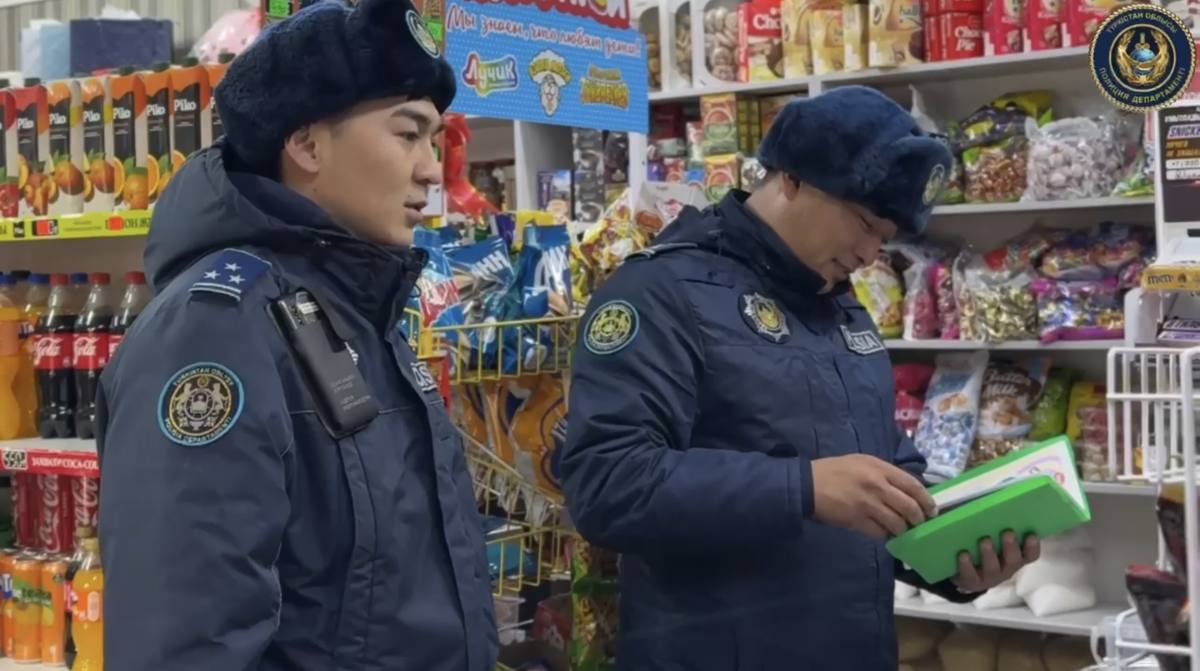 Полиция изъяла около 800 единиц несертифицированной пиротехники в Туркестанской области