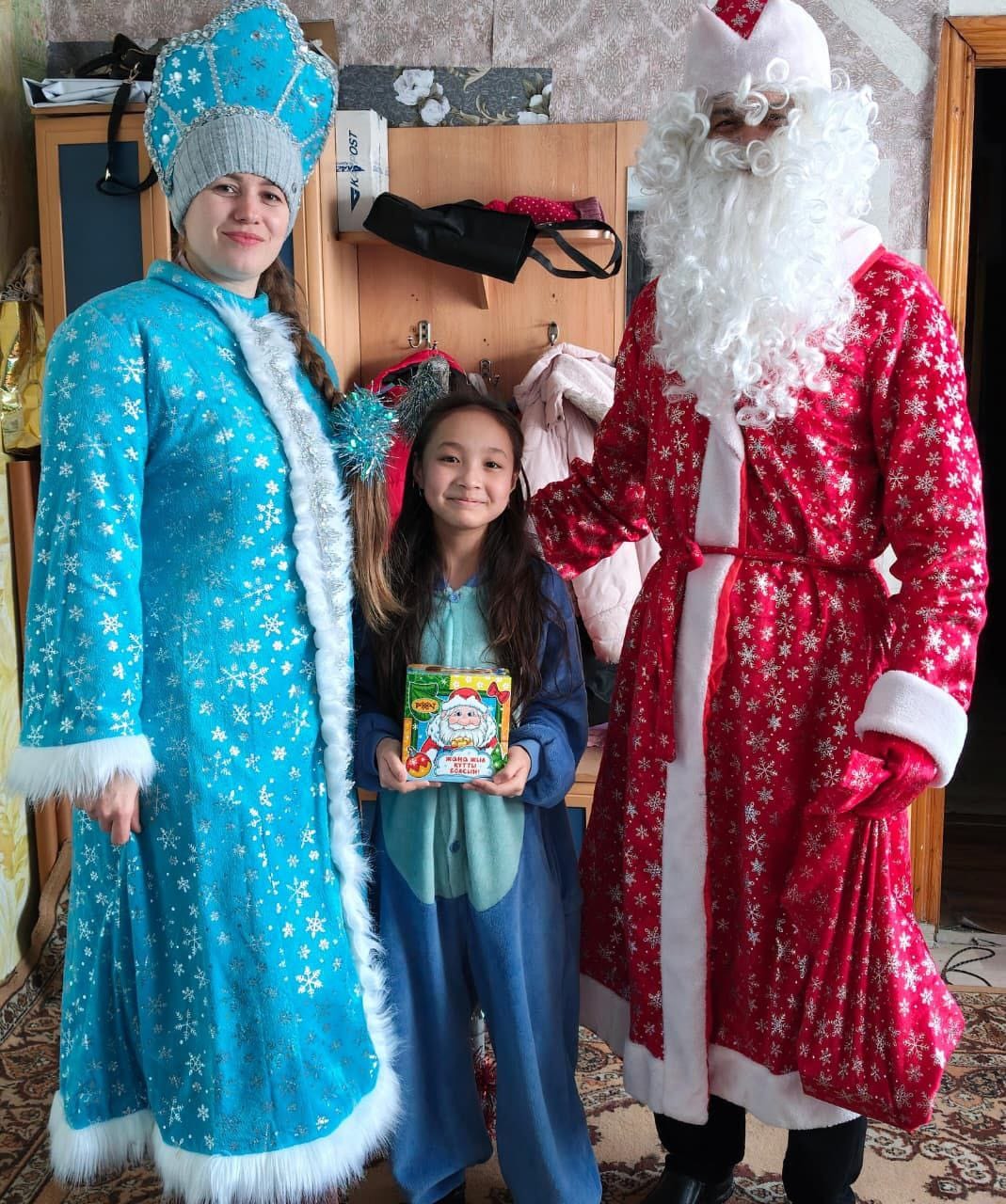 В селе Азат прошло благотворительное новогоднее мероприятие для детей