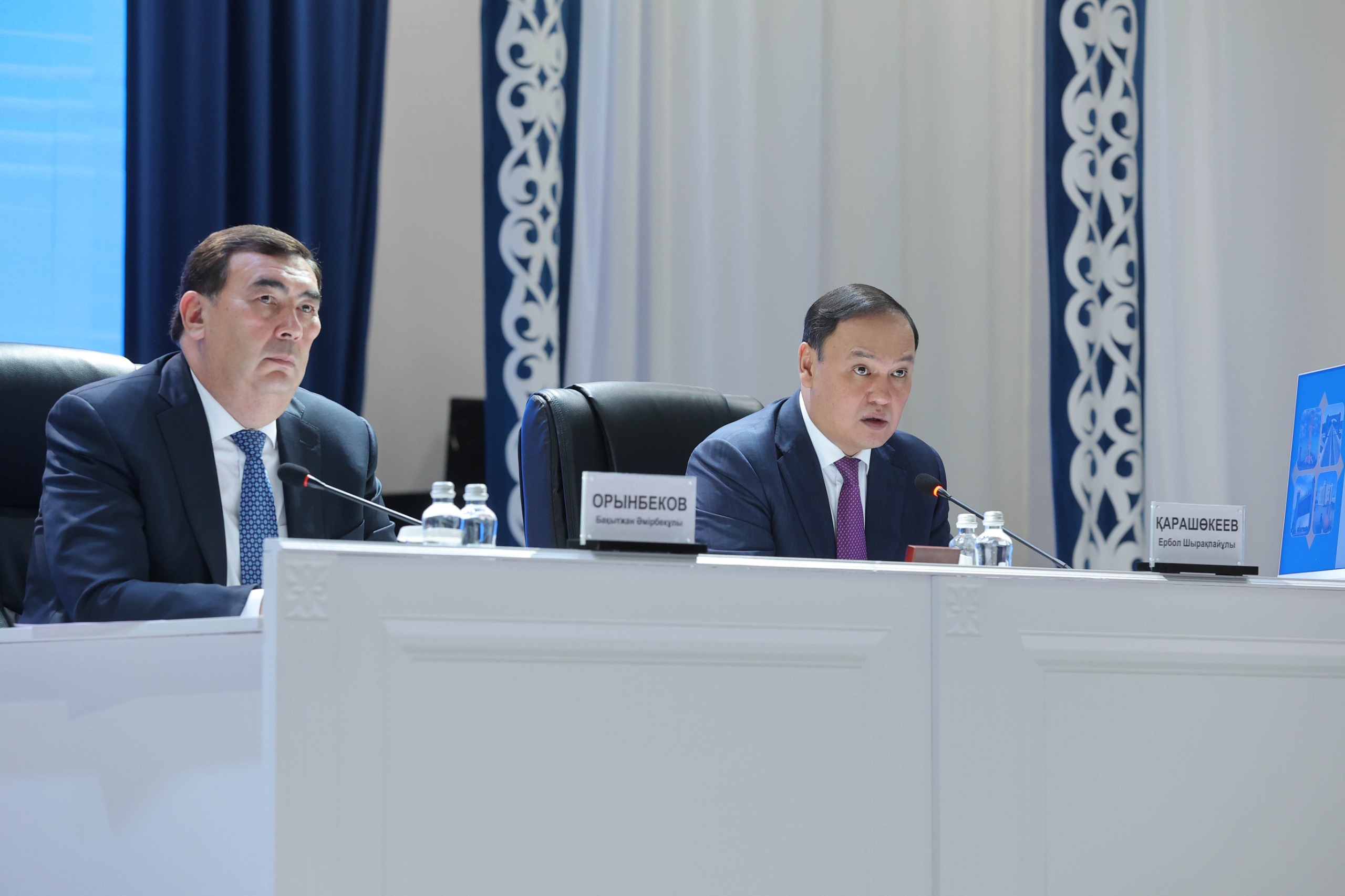 Ербол Қарашөкеев Тараз қаласында халықпен кездесті