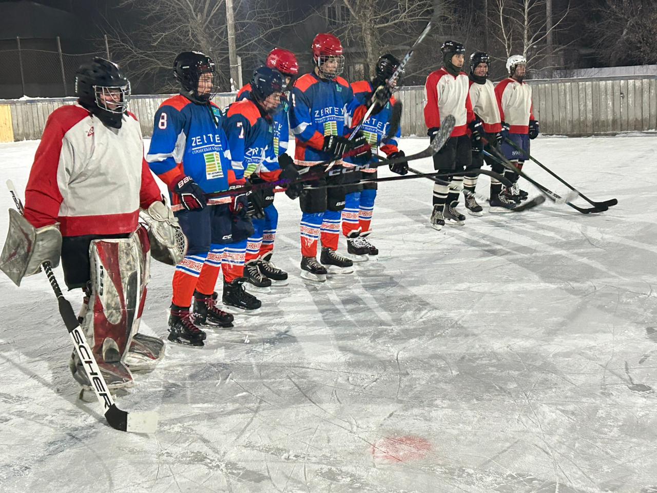 Командаларының жолдастық кездесуі