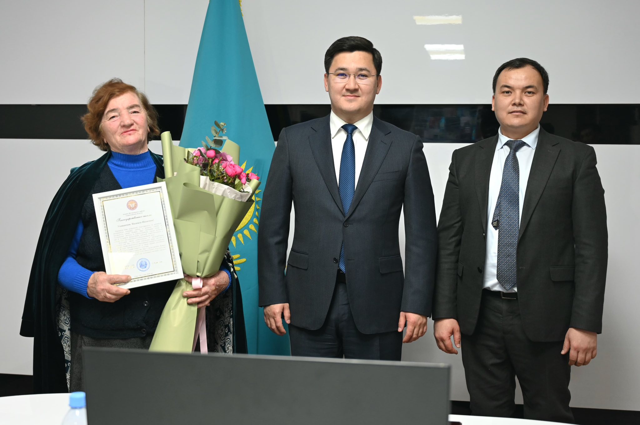 «ТАЗА ҚАЗАҚСТАН»: ТҮРКІСТАН ОБЛЫСЫНДА 40 ЖЫЛДАН БЕРІ КӨШЕ ТАЗАЛЫҒЫНА ТЕГІН ҮЛЕС ҚОСЫП ЖҮРГЕН ПАТРИОТ БАР