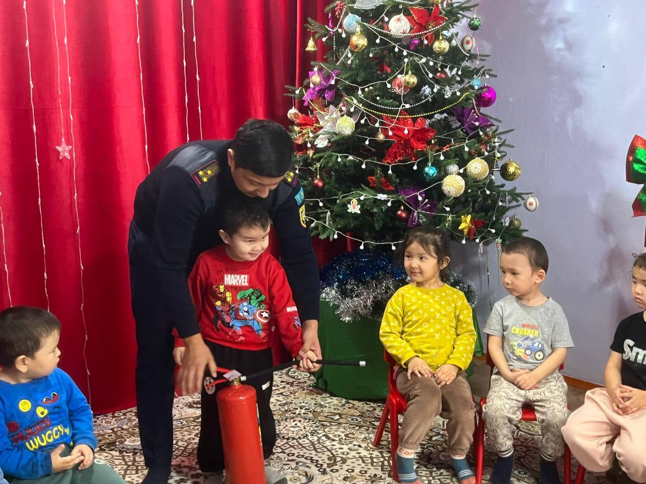 В Сарысуском районе в детских садах проведены разъяснительные мероприятия по новогодней безопасности